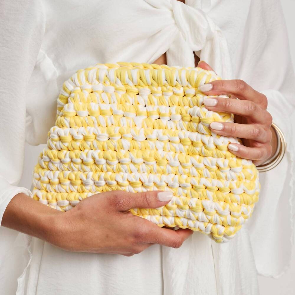 NEW MODA LUXE raya clutch in butter